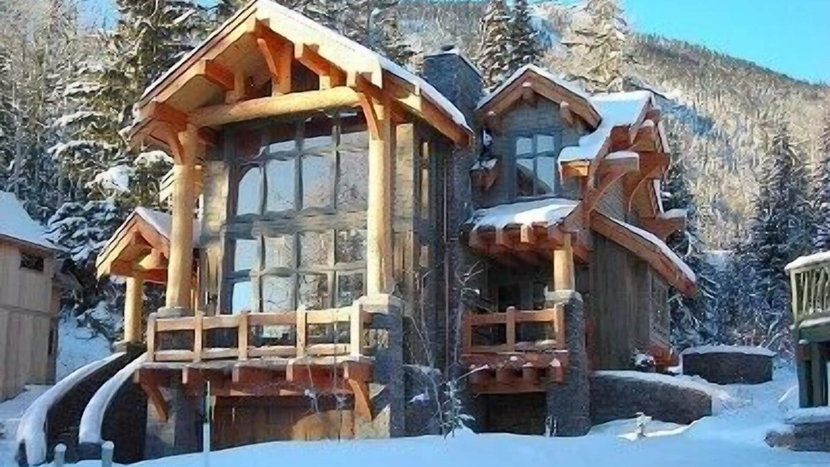 Golden House | Most Luxurious Ski-in/Ski-Out Chalet @Kmhr- 2800 Sft,4 BR,4 BA
