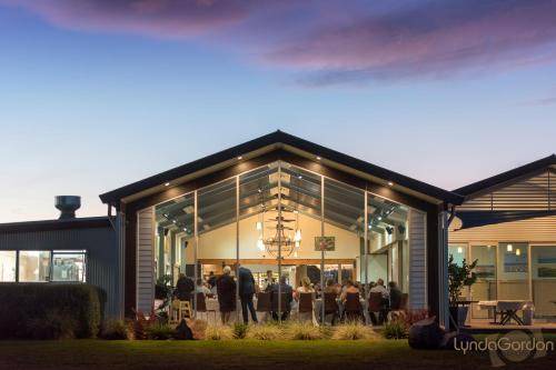 Havelock North Hotel | Motel ∙ 4 bedrooms ∙ 7 guests