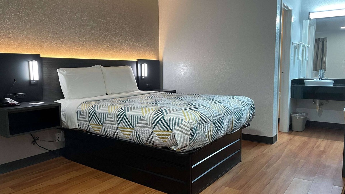 Atlanta Hotel | Motel 6 Atlanta, TX
