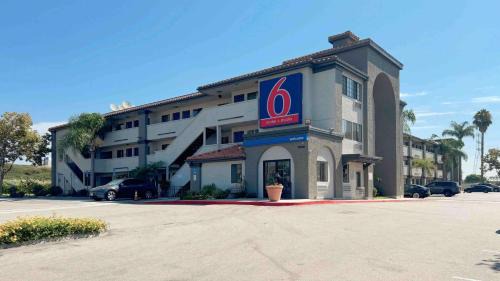 Bellflower Hotel | Motel 6-Bellflower, CA - Los Angeles