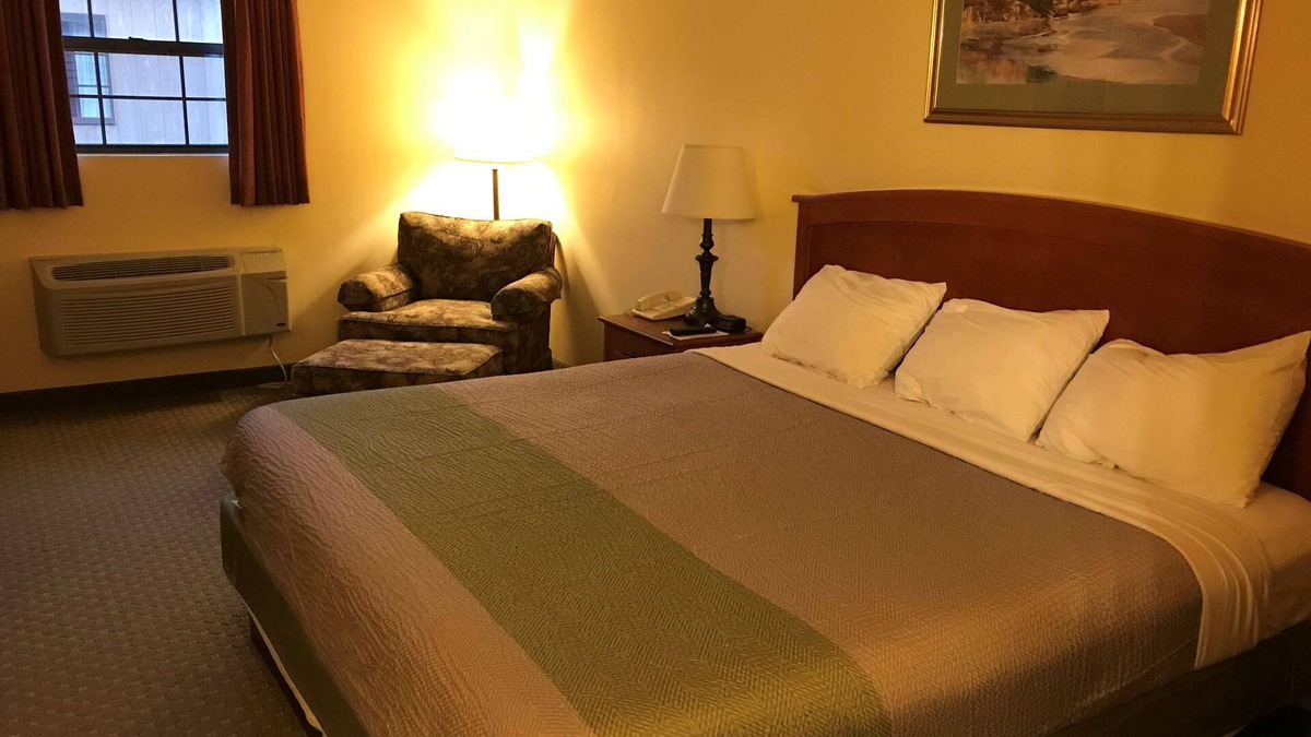 Lime Ridge Hotel | Motel 6 Bloomsburg, PA