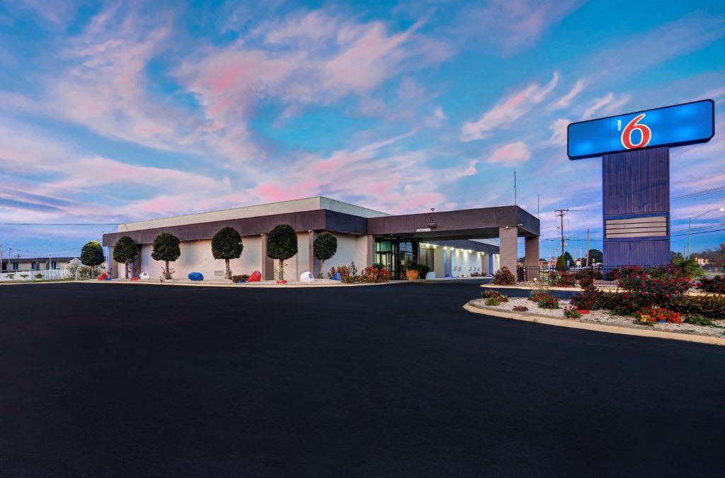Burlington Hotel | Motel 6 Burlington