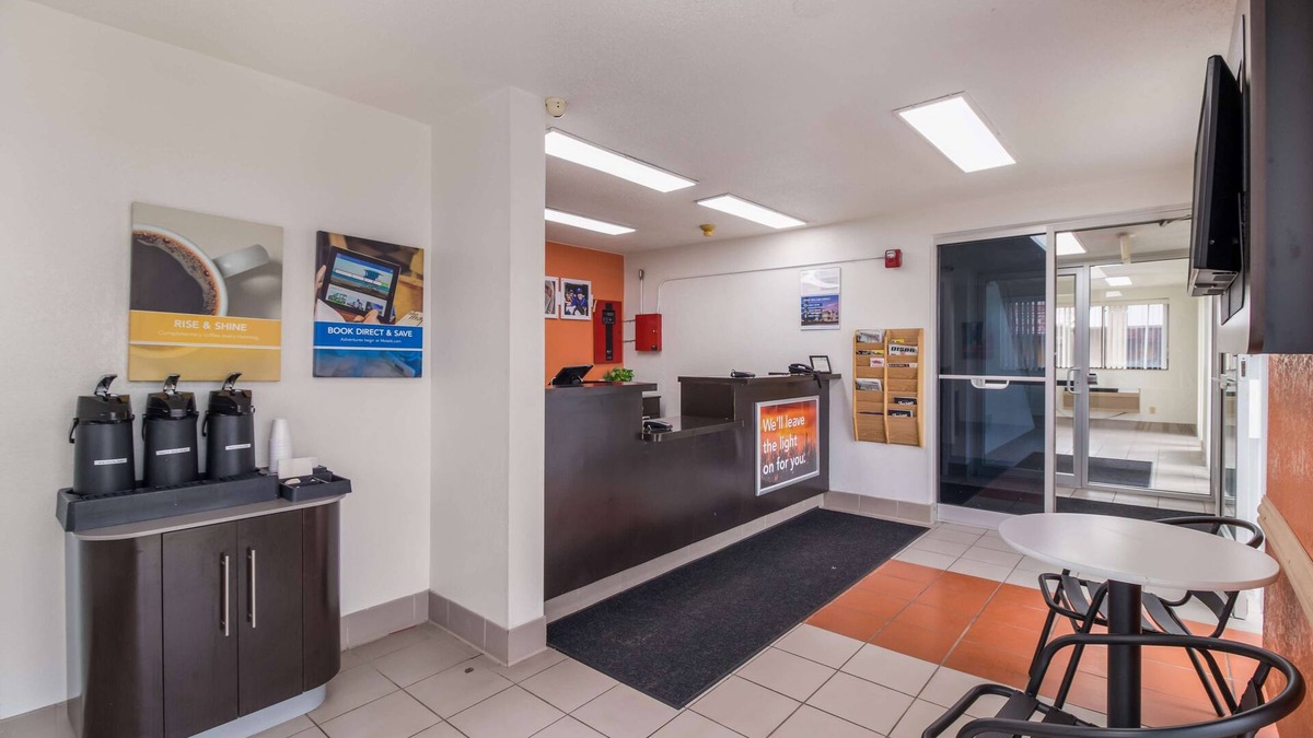 Fargo Hotel | Motel 6 Fargo, ND - West Acres - North Fargo