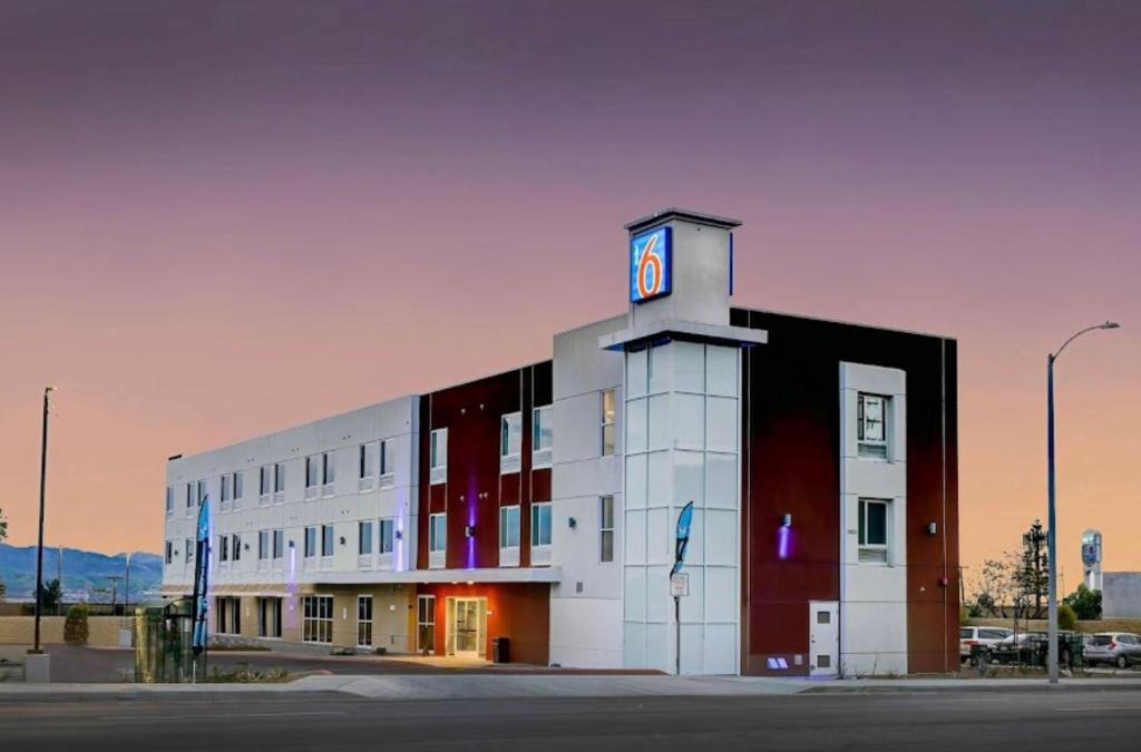 Patton Hotel | Motel 6 Highland CA San Bernardino East