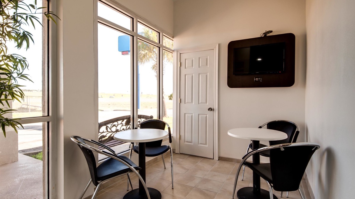 Jennings Hotel | Motel 6 Jennings, LA