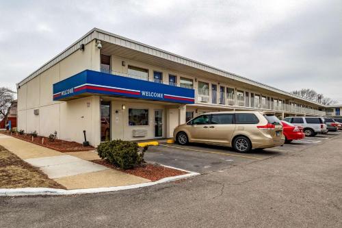 Joliet Hotel | Motel 6-Joliet, IL - I-80