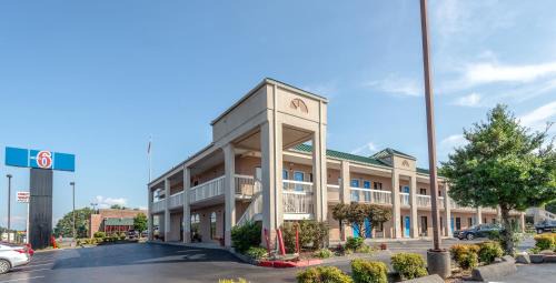 Tri-Cities Hotel | Motel 6-Kingsport, TN