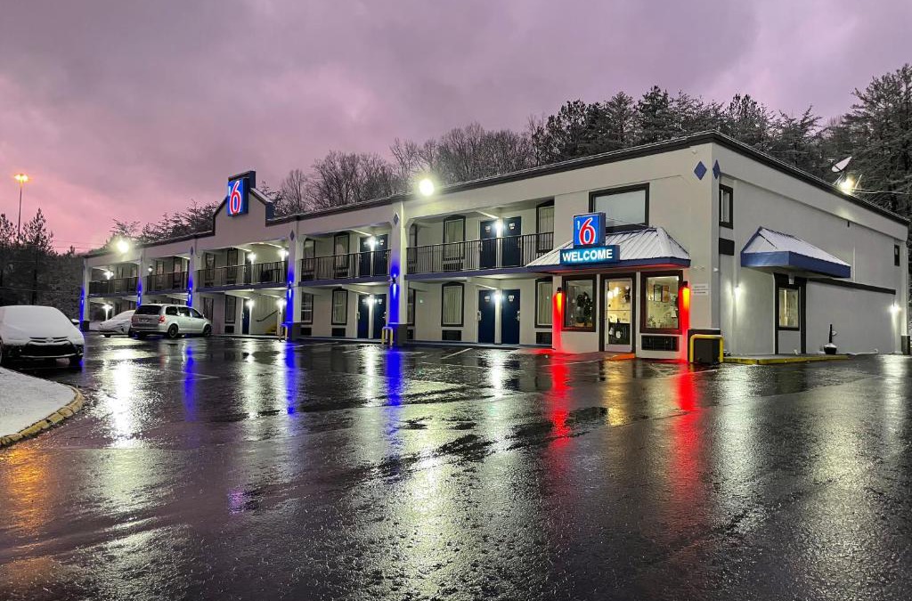 Kingston Hotel | Motel 6-Kingston, TN