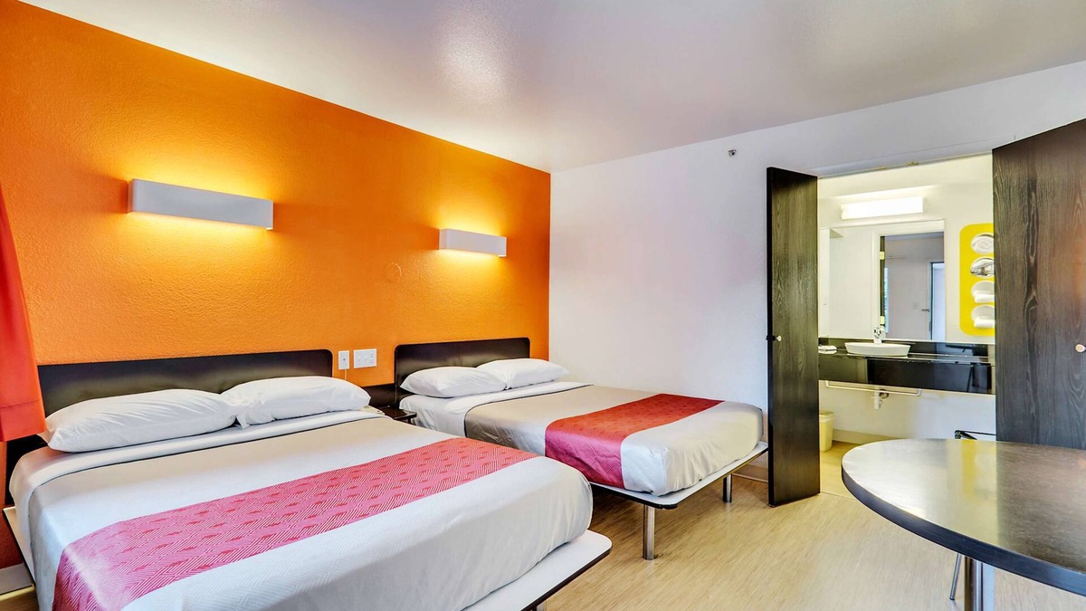 Pumphrey Hotel | Motel 6 Linthicum Heights, MD - BWI Airport