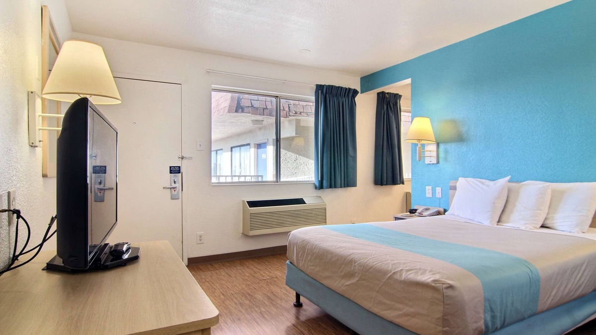 Lubbock Hotel | Motel 6 Lubbock, TX