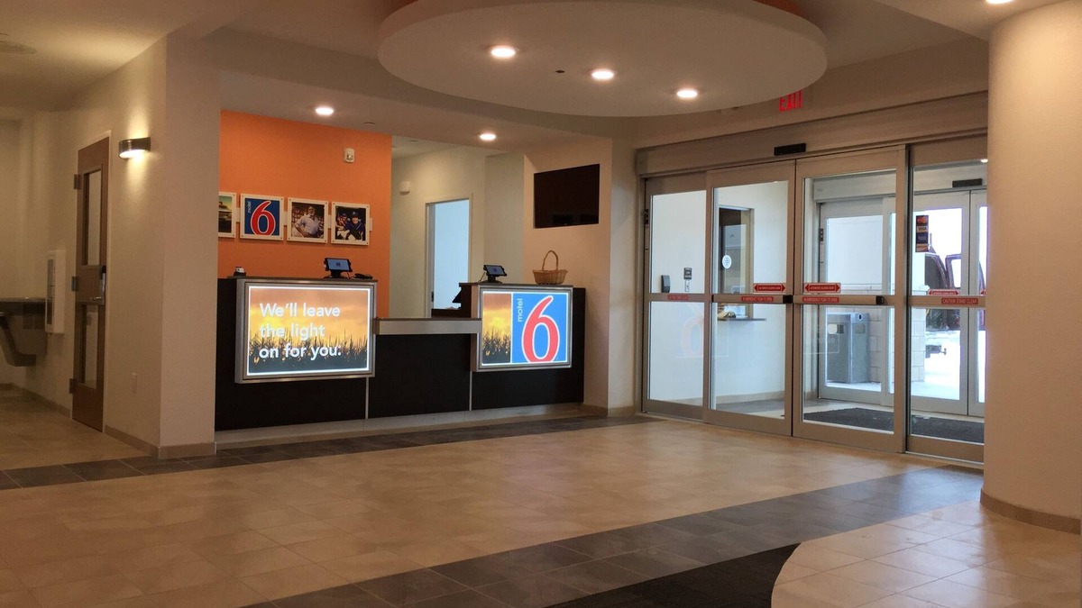 Mankato Hotel | Motel 6 Mankato, MN