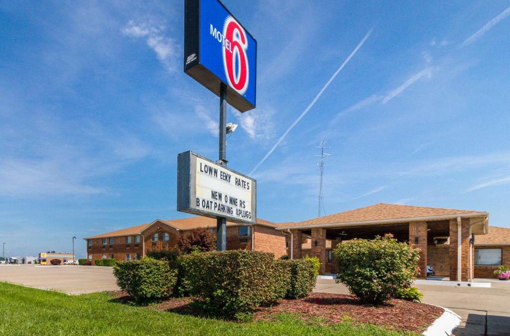 Marion Hotel | Motel 6-Marion, IL