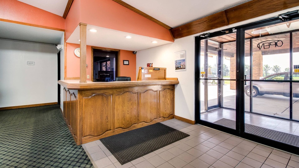 Marion Hotel | Motel 6 Marion, IL
