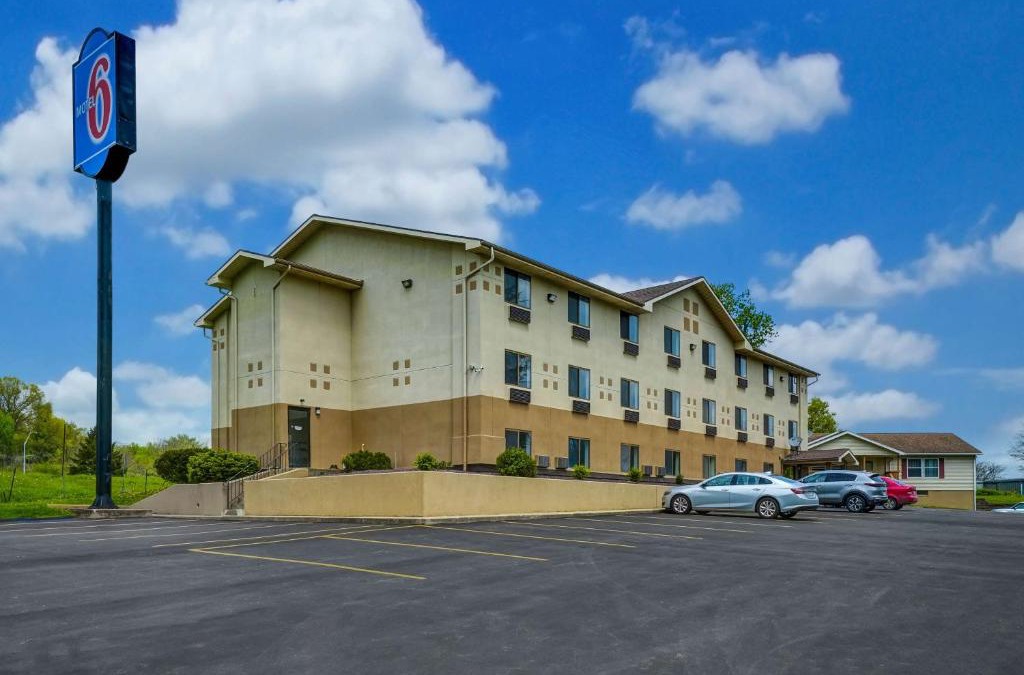 Williamsport Hotel | Motel 6-Montoursville, PA - Williamsport