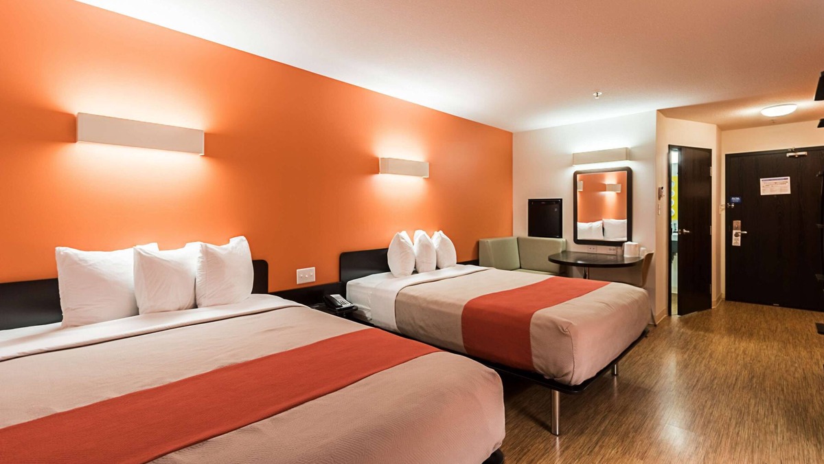 Moosomin Hotel | Motel 6 Moosomin, SK
