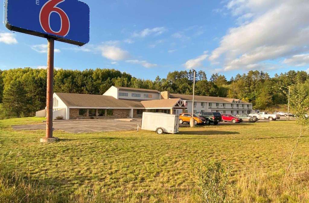 Norway Hotel | Motel 6 Norway MI