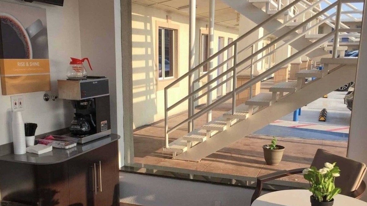 Odessa Hotel | Motel 6 Odessa, TX - 2nd Street