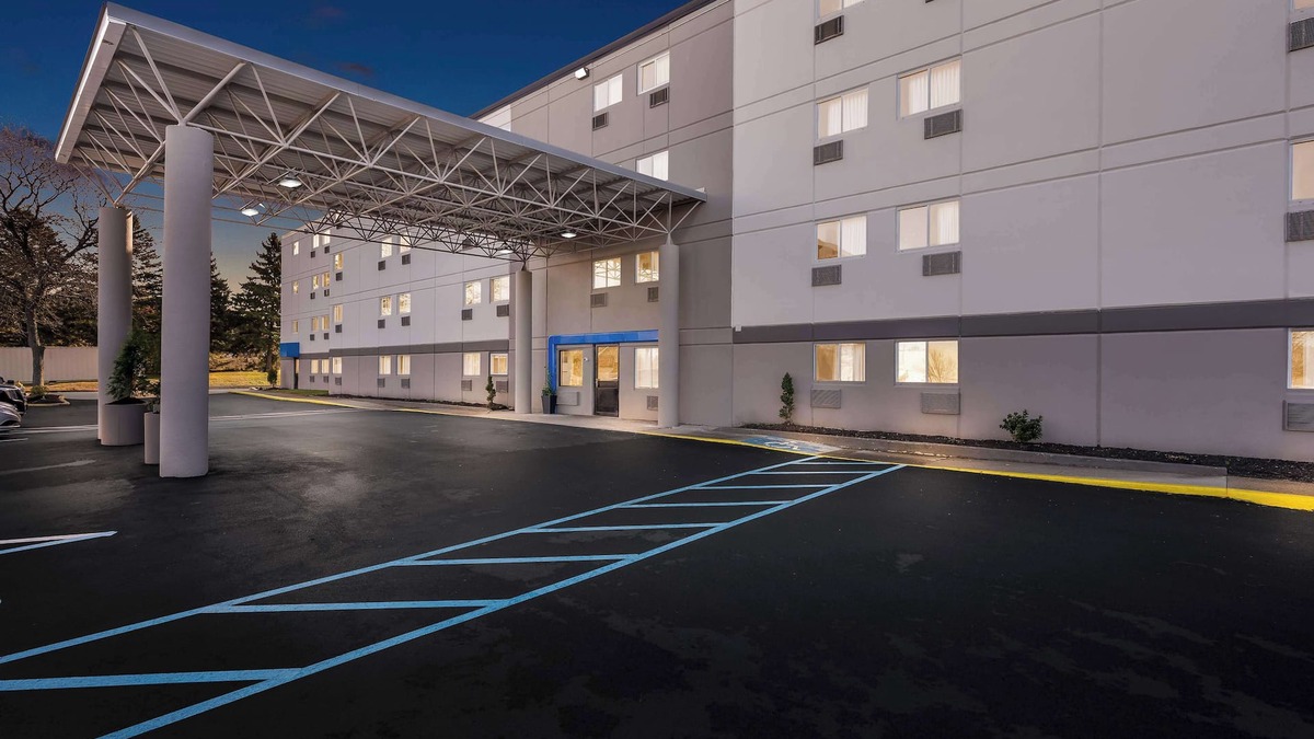 Nasons Corner Hotel | Motel 6 Portland, ME