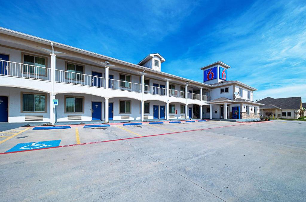 Rhome Hotel | Motel 6-Rhome, TX