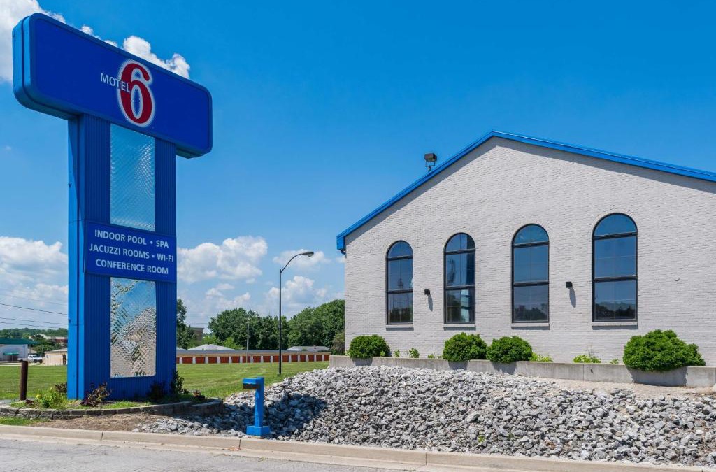 Richmond Hotel | Motel 6-Richmond, IN