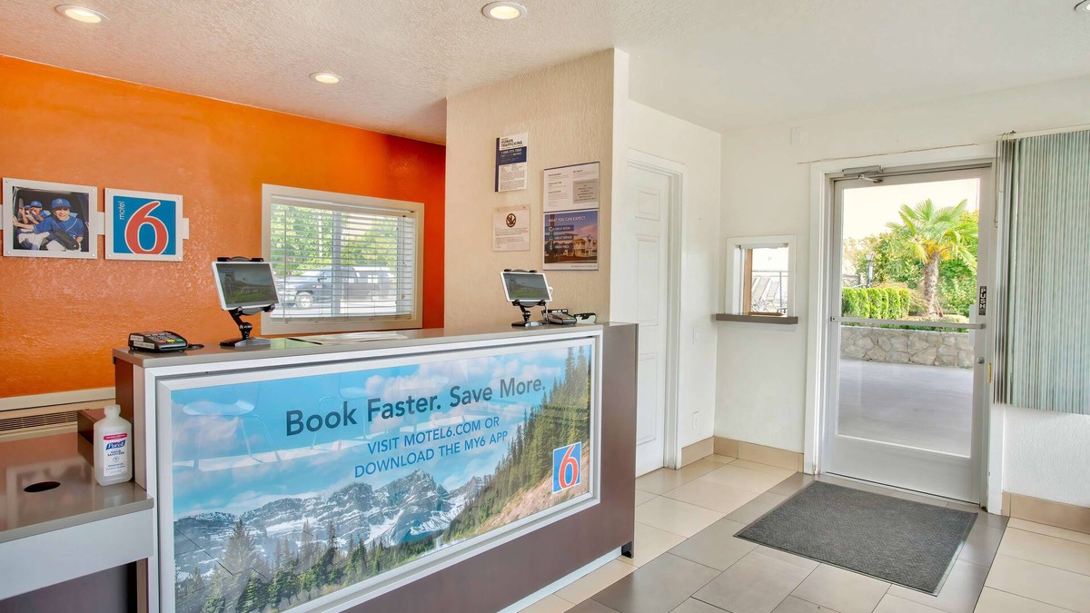 Salem Hotel | Motel 6 Salem, OR - Expo Center