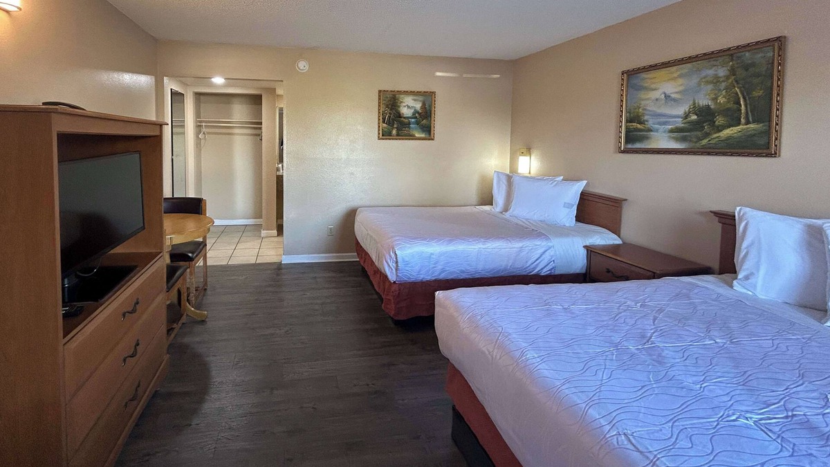 Selma Hotel | Motel 6 Selma, CA