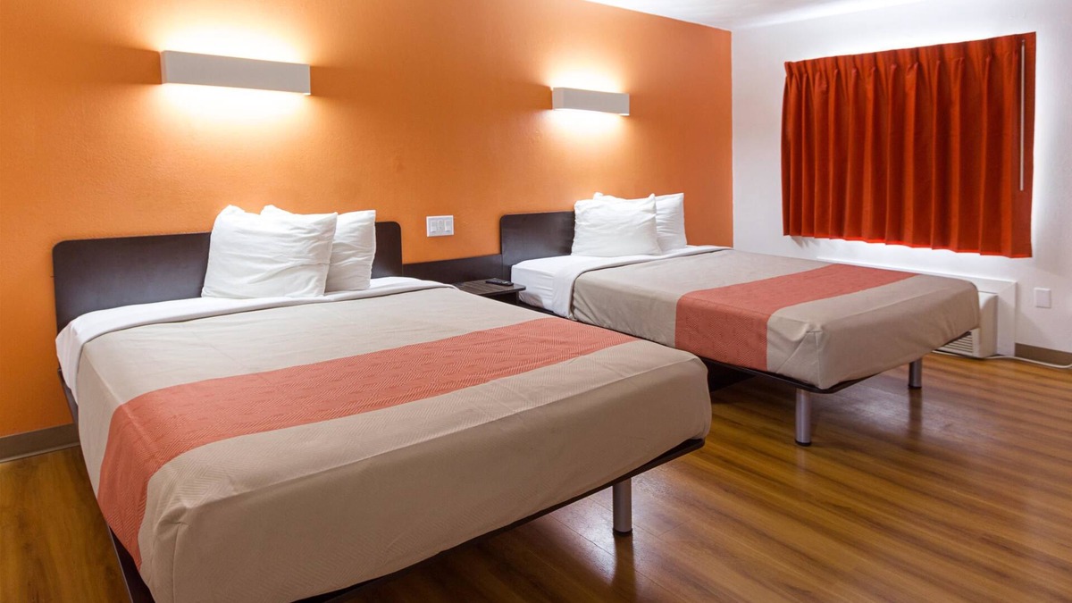 Sidney Hotel | Motel 6 Sidney, OH