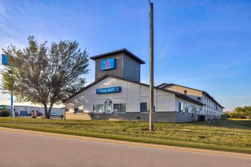 Stuart Hotel | Motel 6 Stuart, IA