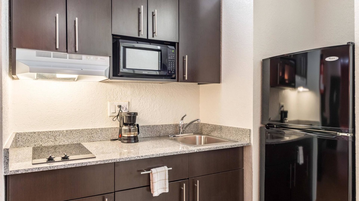 Uvalde Hotel | Motel 6 Uvalde, TX