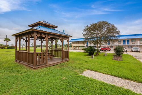 Winnie Hotel | Motel 6-Winnie, TX