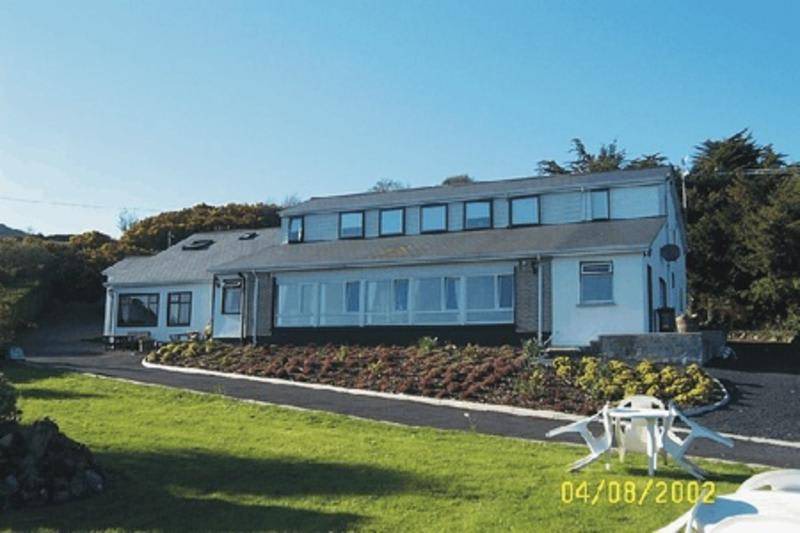 Ogonnelloe House | Motel ∙ 8 guests