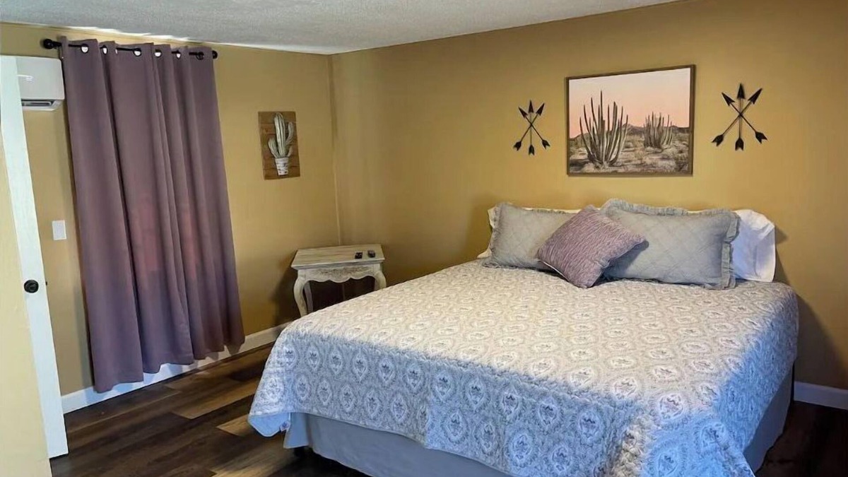 Gilbertsville Hotel | Motel at KY Lake. The Native Dessert