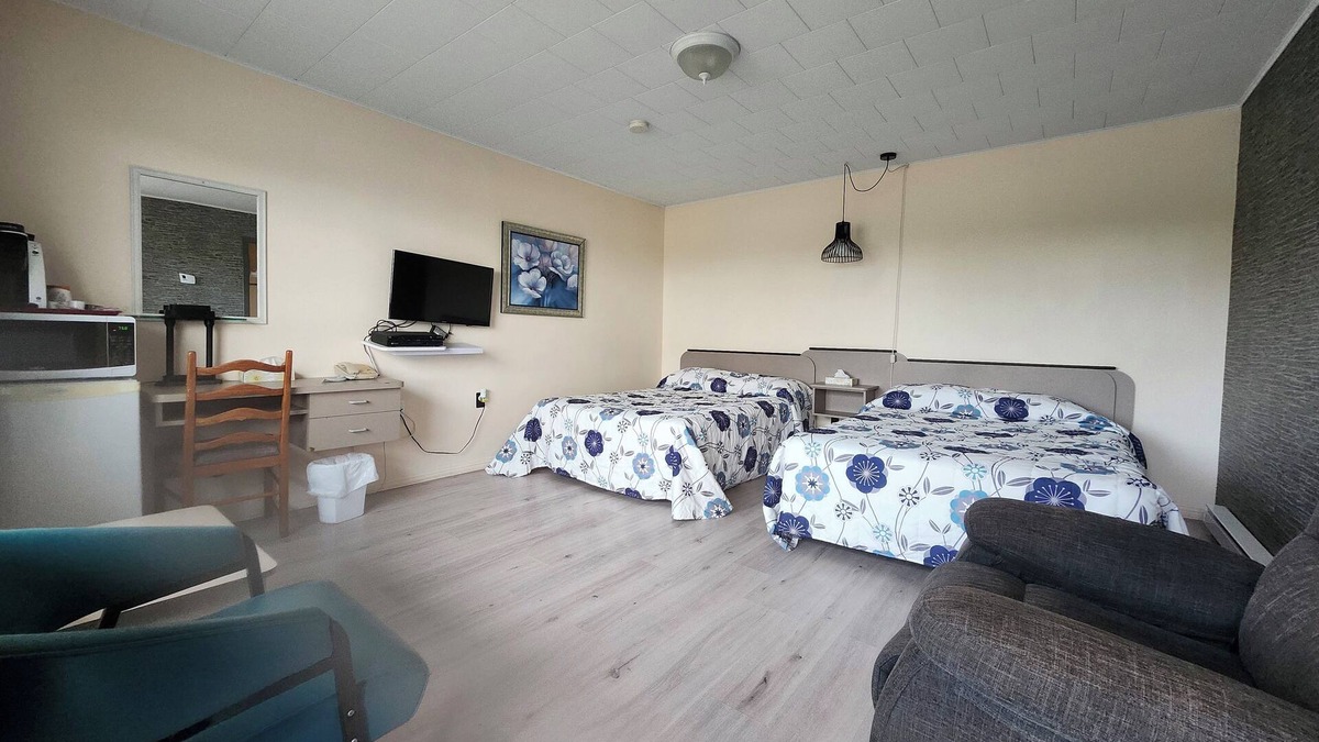 Degelis Hotel | Motel Claude