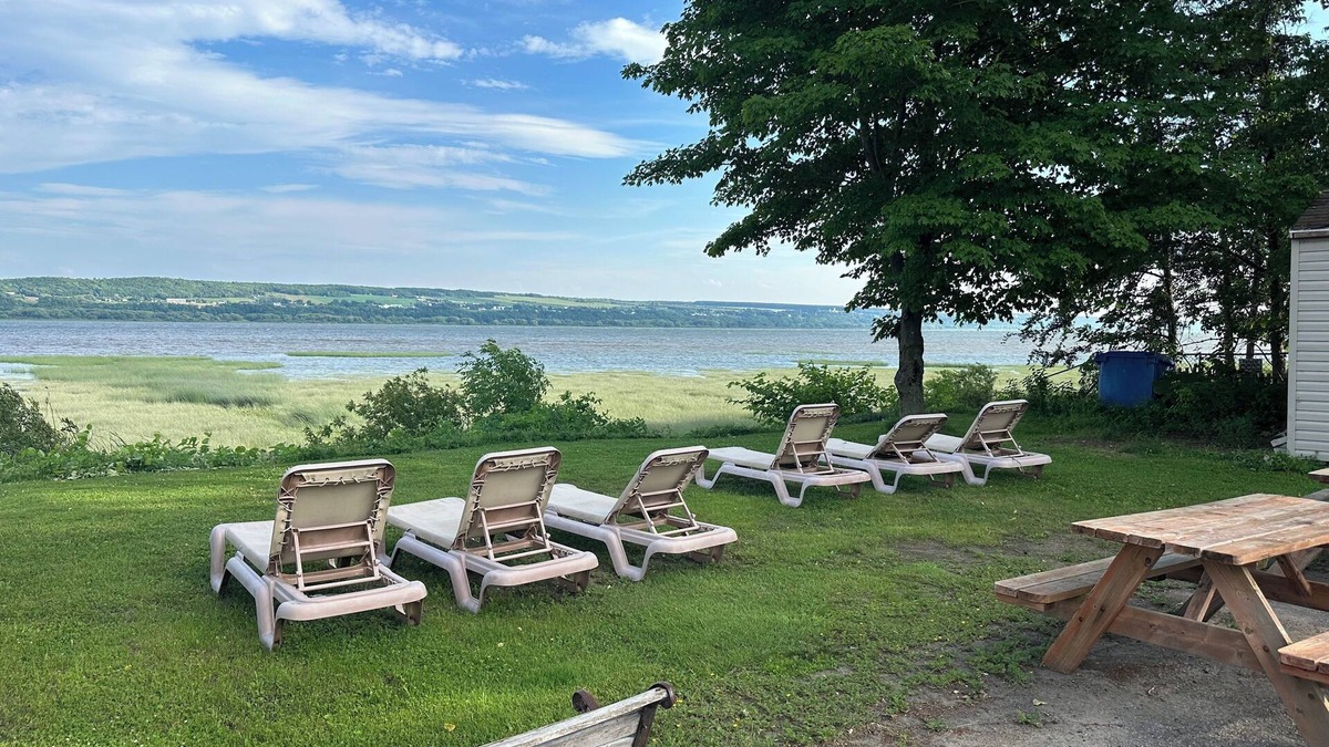 Ste Anne de Beaupre Hotel | Motel Deblois
