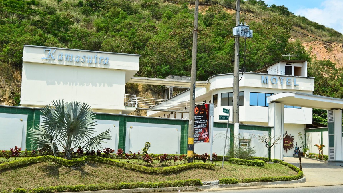 Yumbo House | Motel Kamasutra VIP.