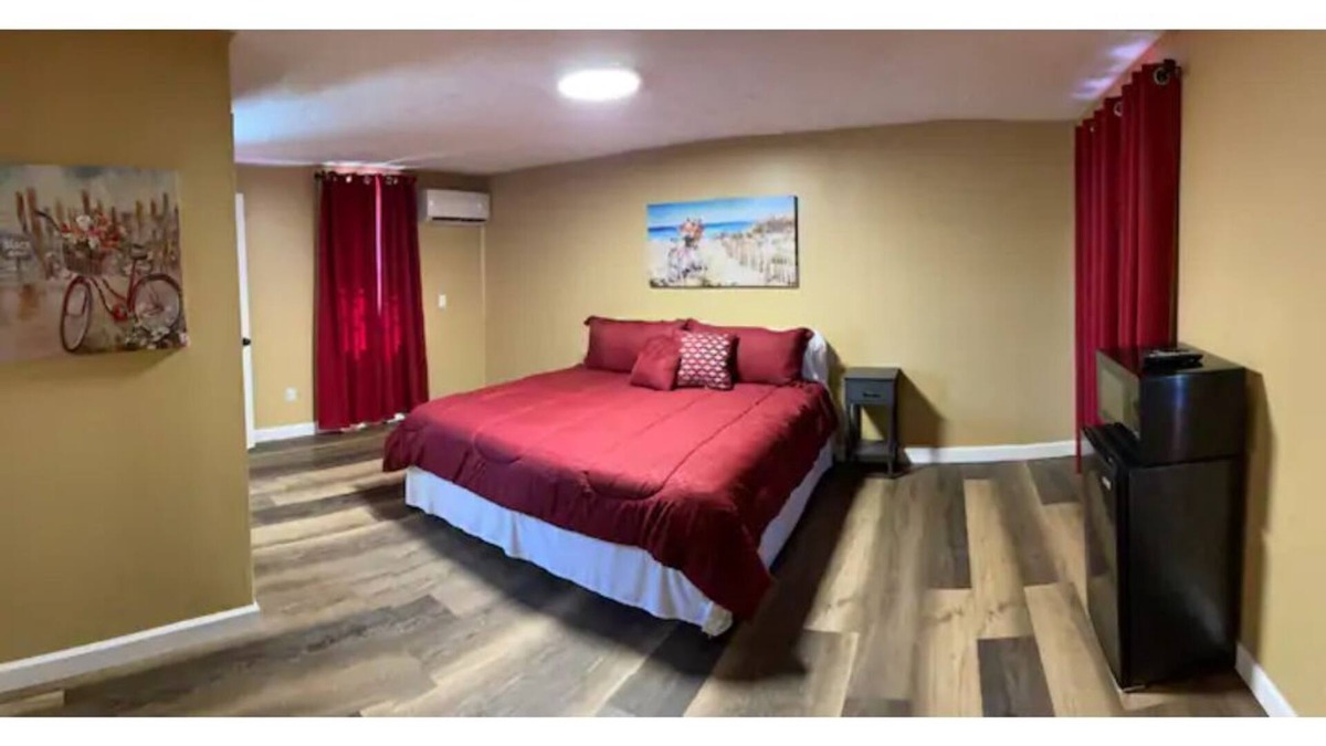 Gilbertsville Hotel | Motel @ Kentucky Lake. The bicycle room.