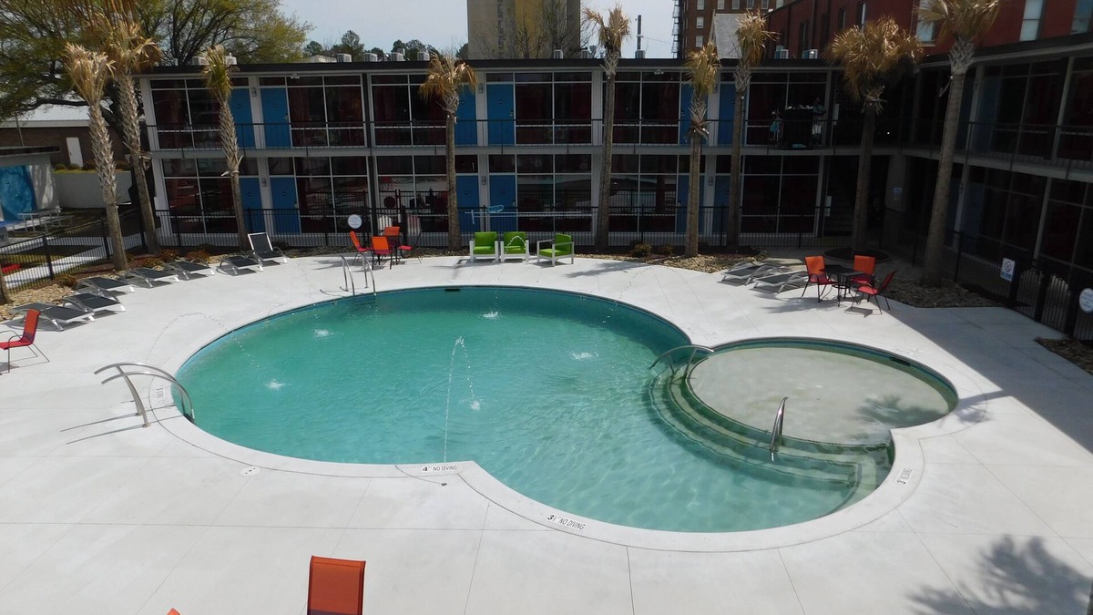 Kinston Hotel | Mother Earth Motor Lodge