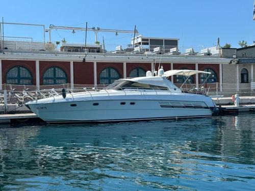 Trieste City Centre Boat Rental | Motor Yacht Raffaelli "Bonita"
