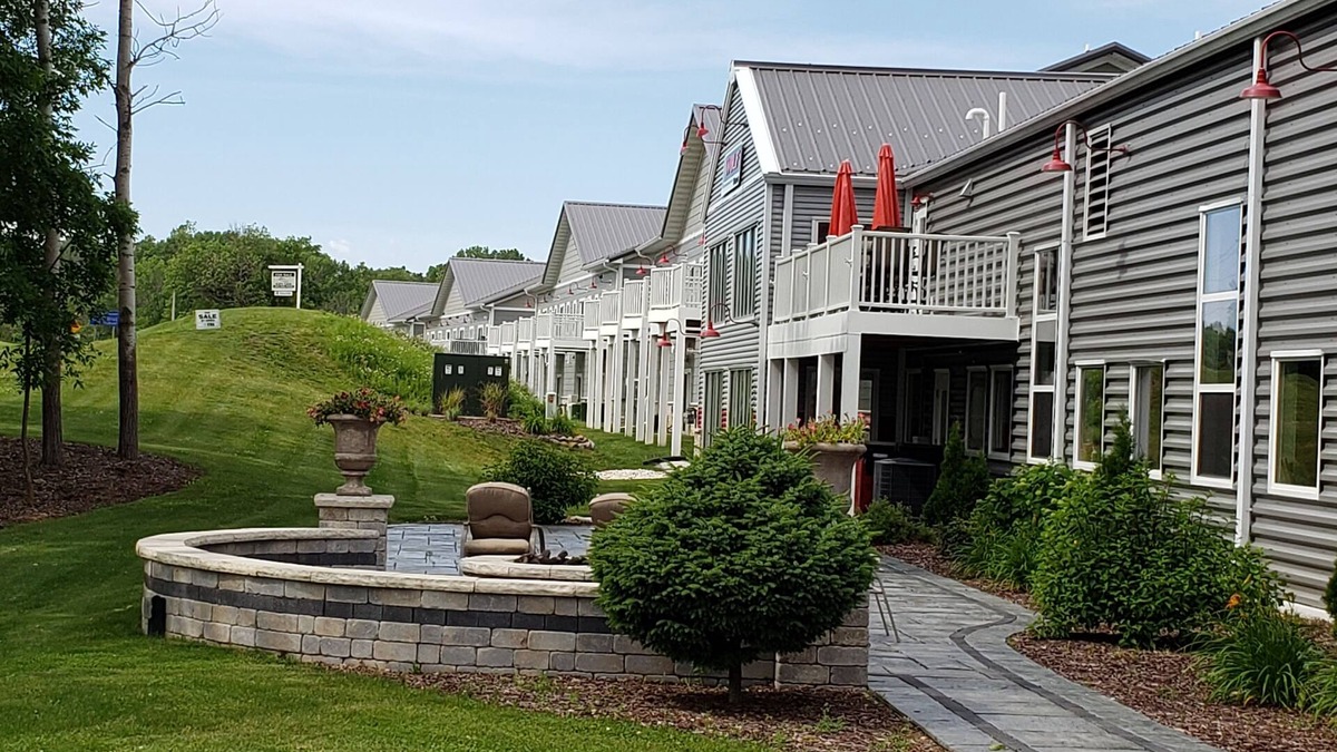 Elkhart Lake Villa | Motorsport Villa - 3 minute drive to Road America & 15 to Whistling Straits.