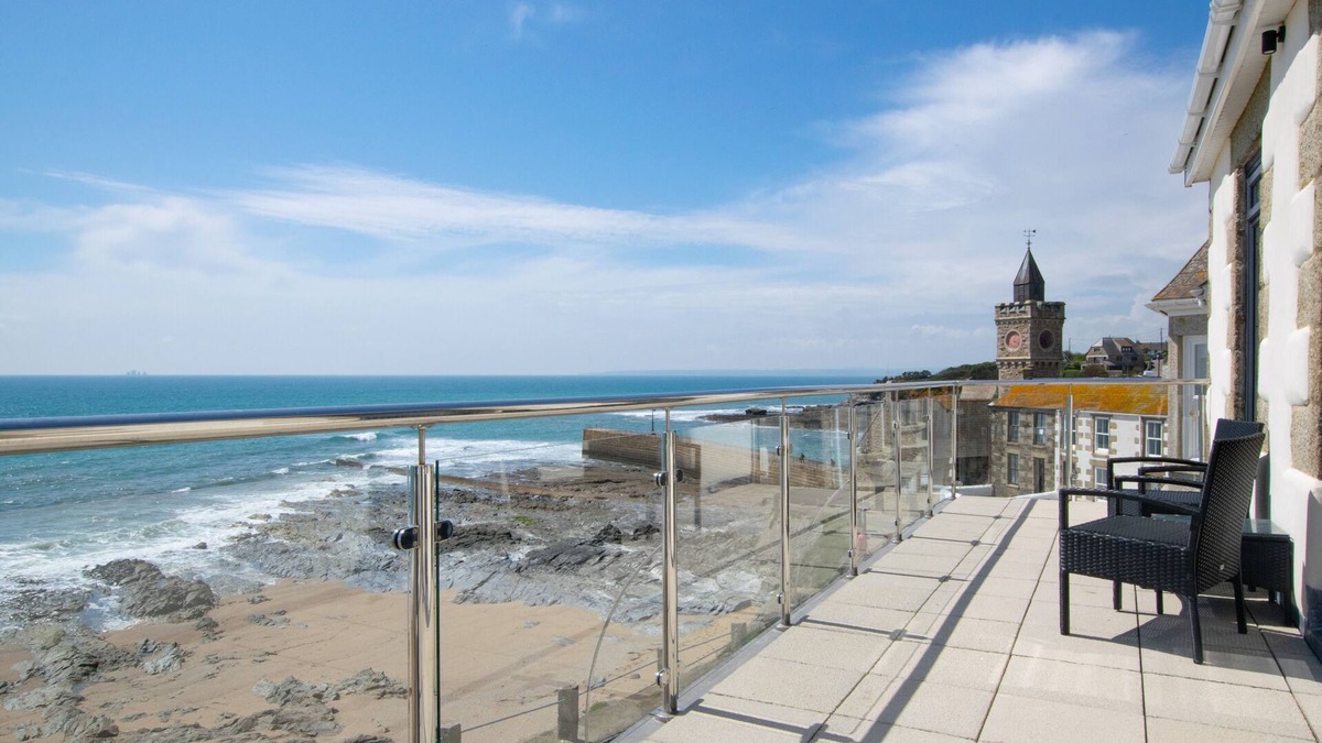 Porthleven House | Mott House - Three Bedroom House, Sleeps 6