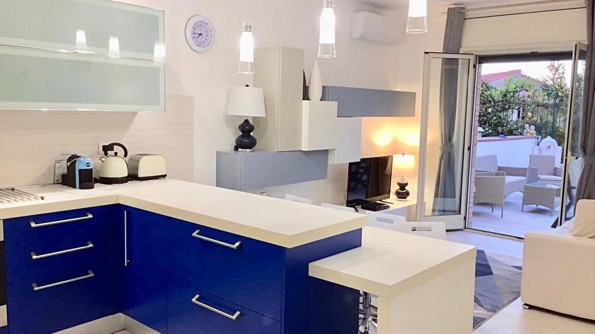 Tropea Apartment | "MOTTOLA APARTMENT" SUITE with Terrace 200 m from the sea