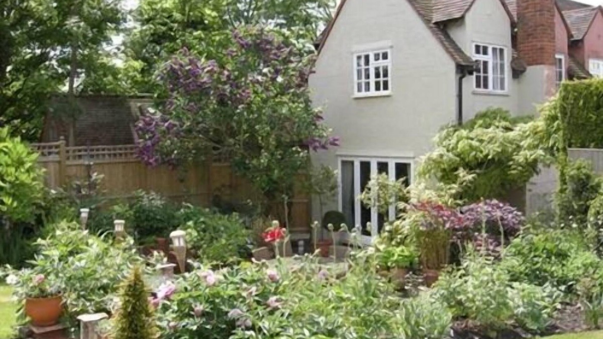 Stebbing Bed & Breakfast | Motts Cottage