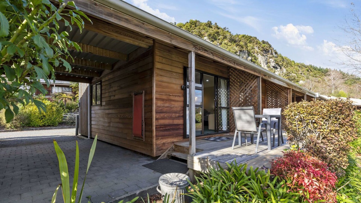 Motuoapa Cottage | Motuoapa Studio - Motuoapa Holiday Unit