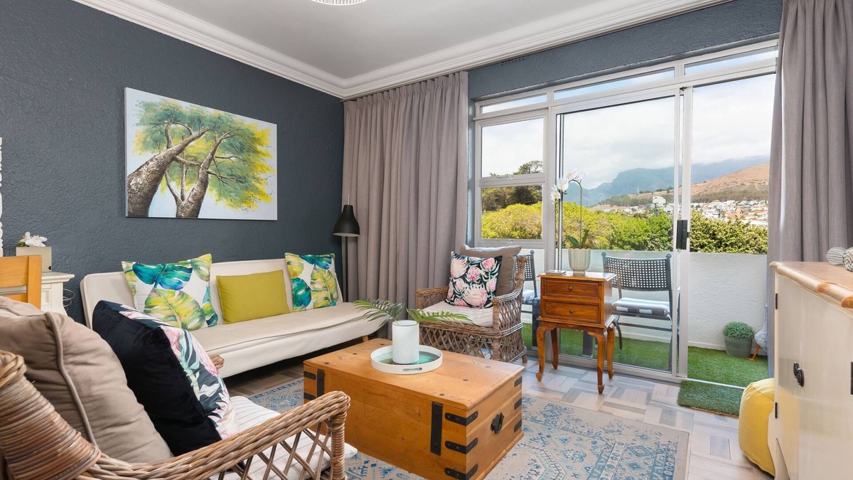 Mouille Point Apartment | Mouille Point Studio with Breathtaking Views