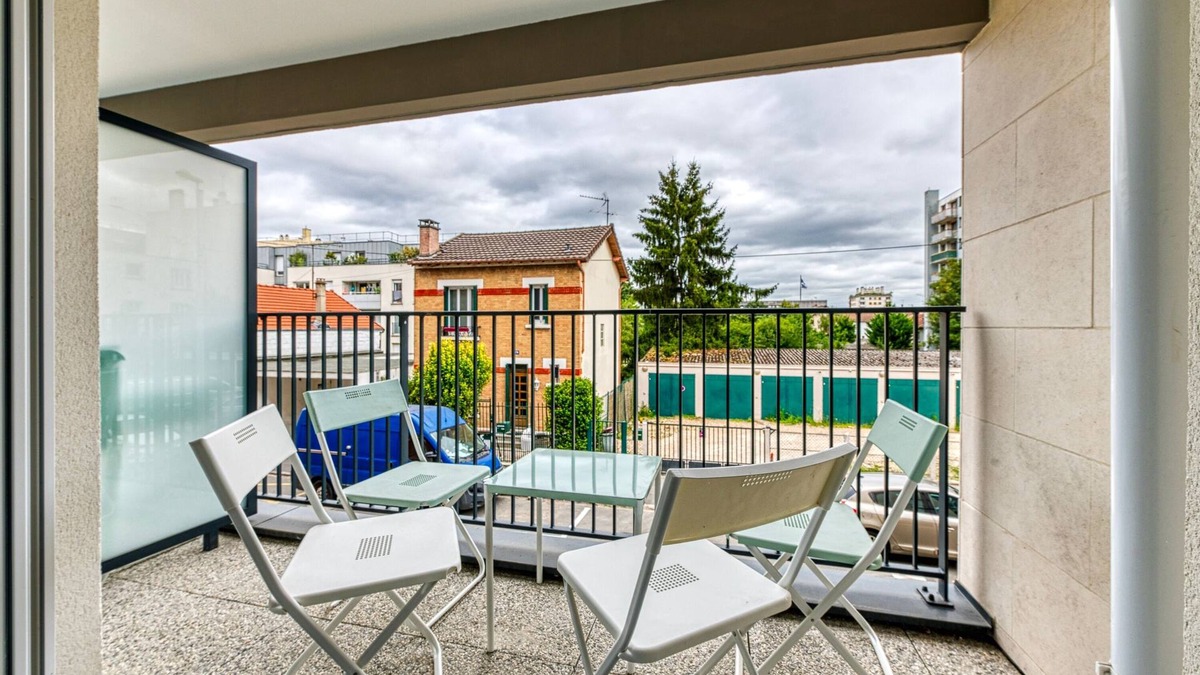 Bondy Apartment | Moulin à Vent A14 - Appt pour 4 avec balcon