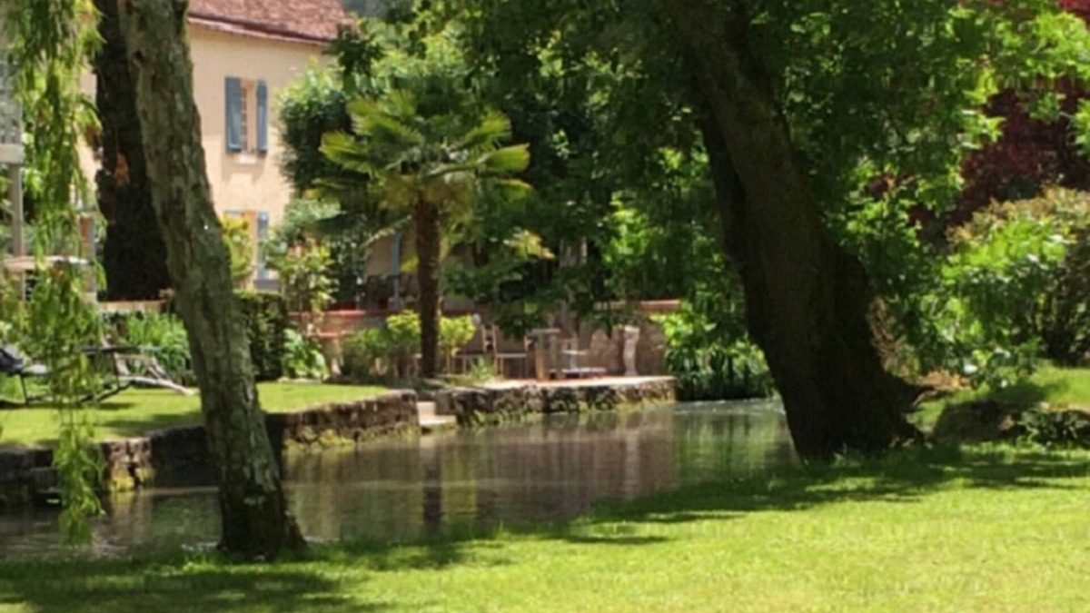 Chambon-sur-Cisse House | "Moulin des Charmes" in a park of 1ha crossed by the river