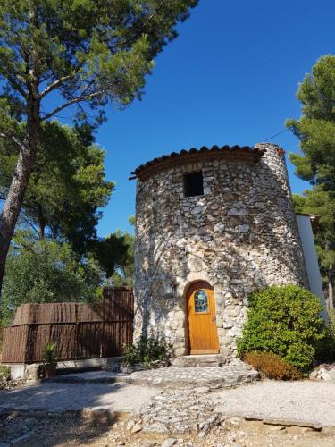 Bouc-Bel-Air Bed & Breakfast | Moulin Rouge Provençal Suite Premium avec jacuzzi extérieur