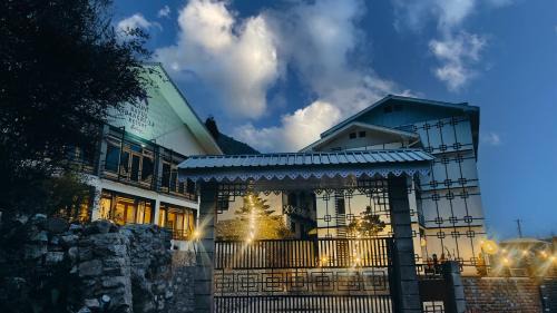 Lachung Hotel | Mount Bayul Shangri-La Resort