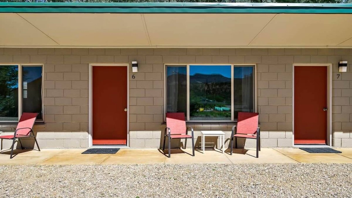 Zion National Park East Entrance Apartment | Mount Carmel Motel near Zion National Park
