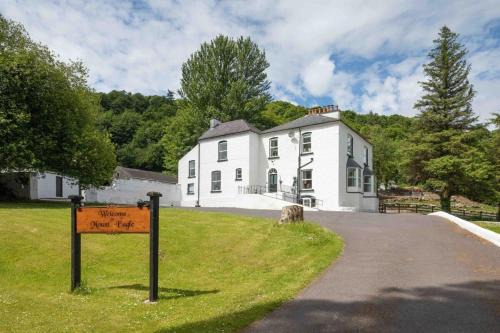 Foynes House | Mount Eagle - Sleeps 24